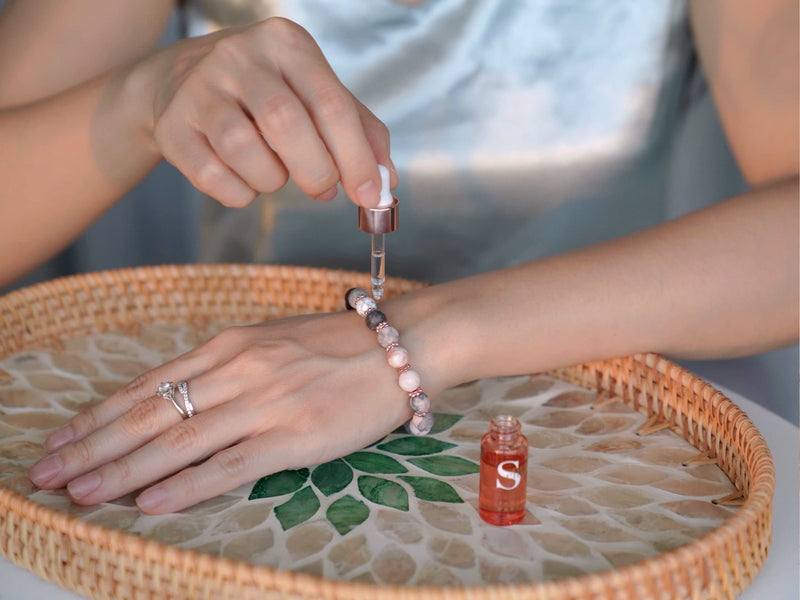 [Australia] - Anxiety Bracelet for Women, Beaded Bracelet, Gemstone Bracelet Lava Rock, Restful Sleep Essential Oils, Aromatherapy Gift Box for Her 