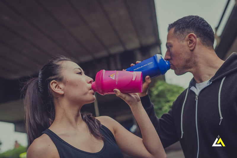 [Australia] - Protein Shaker Screw top 100% Leak Proof Drinks Bottle 600ml to 800ml by Musc (Stunning Blue) Stunning Blue Transparent 