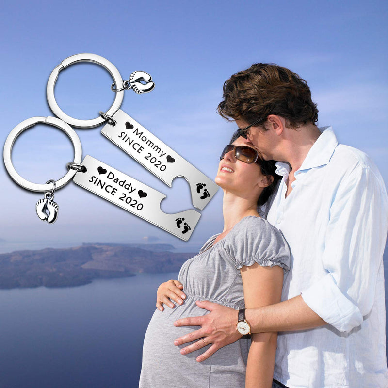 [Australia] - BNQL New Mommy and Daddy Gifts Keychain Set Pregnancy Gifts for First Time Moms New Parents Gifts Pregnancy Announcement Gifts 