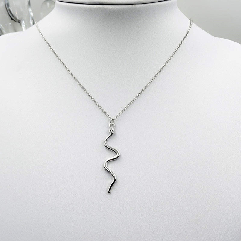 [Australia] - YienDoo Fashion Animal Necklace Alloy Snake Pendant Clavicle Chain Personalized Necklace Jewelry Accessories for Women and Girls (Silver) Silver 