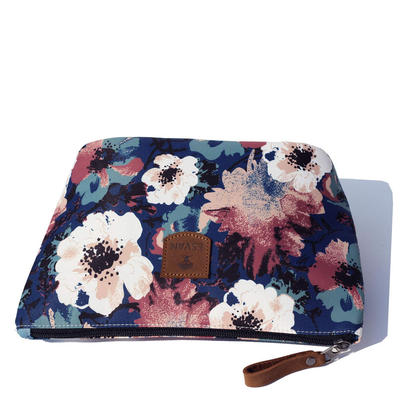 [Australia] - ESVAN Makeup Bag Floral Cosmetic Bag Large Toiletry Bags Organizer Pouch Water Resistant Purse Travel Toiletry Bag White Flower 