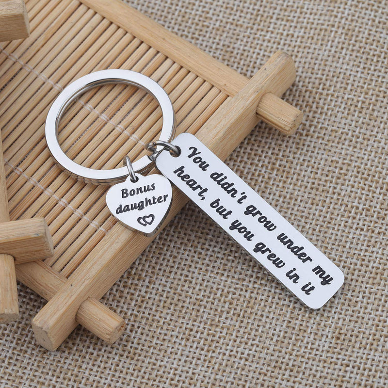 [Australia] - Gzrlyf Stepdaughter Keychain Stepdaughter Gifts You Didn't Grow Under My Heart but You Grew in it Daughter in Law Gifts Adoped Daughter Gifts 