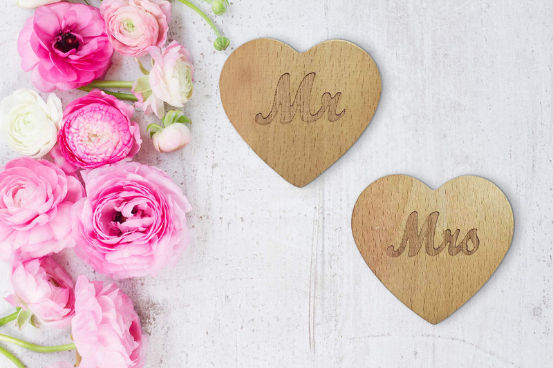 [Australia] - Strova Heart Shaped Wooden Ring Box for Wedding Rings – Set of 2 with Engraved Mr. & Mrs. Lettering – Ring Bearer Box for Display or Personal Organizer – Protective Ring Cushions and Magnetic Closure 