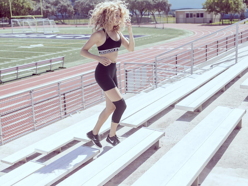 [Australia] - Zensah Compression Knee Sleeve - Relieve Knee Pain, Treat Runners Knee, Patella Large Midnight Black 