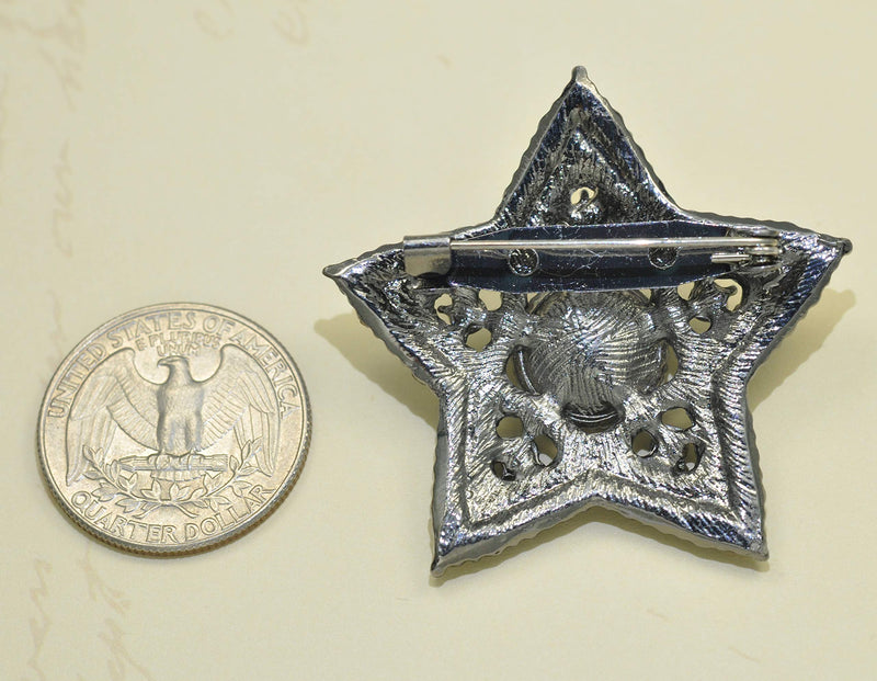 [Australia] - Gyn&Joy Gunmetal Tone Blue Grey Colored Crystal Rhinestones Twinkle Bling Star Brooch Pin Clear 