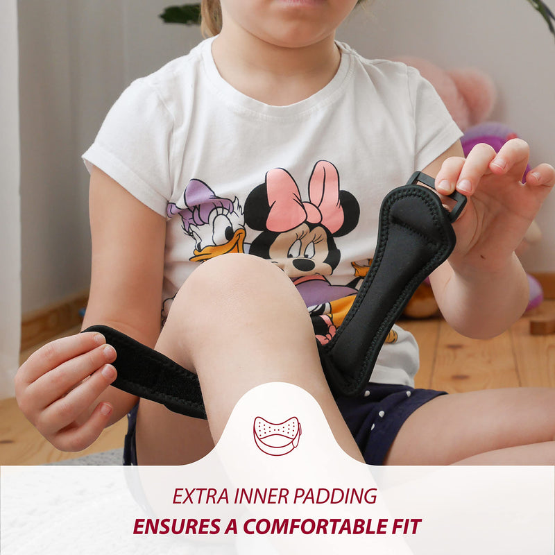 [Australia] - KARM Osgood Schlatter Kids Patella Knee Strap - Knee Strap for Kids with 3 Different Length Adjustable Straps for Sports, Knee Pain & MCL. Kids Knee Band for Boys and Girls (1PC;Black) One Size Black 