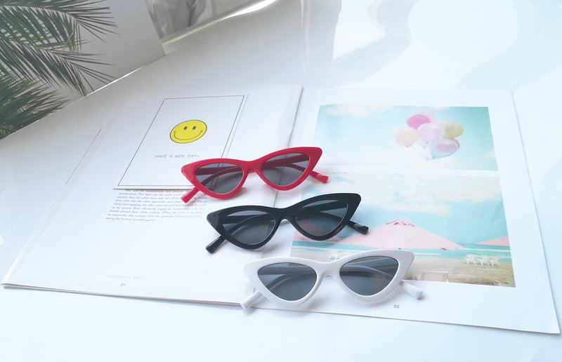 [Australia] - FOURCHEN Retro Vintage Narrow Cat Eye Sunglasses for kids heart shaped sunglasses *White 