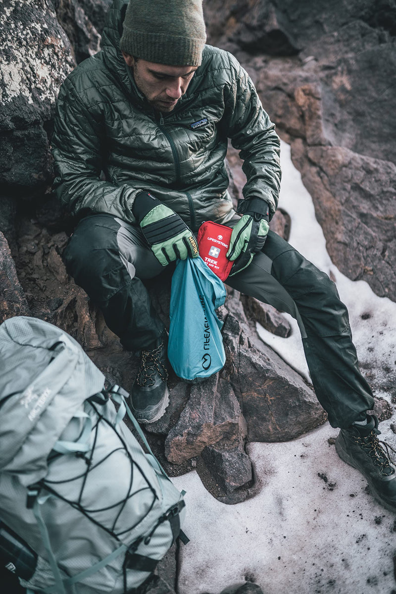 [Australia] - Lifesystems Trek First Aid Kit, CE Certified Contents, Specifically Designed for Hiking and Outdoor 