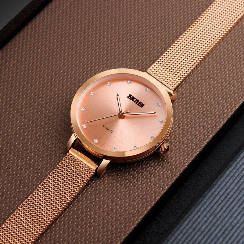 [Australia] - FeiWen Women's Fashion Quartz Watch Stainless Steel Case Analog Dial Casual Business Dress Wrist Watch for Women Crystal Scale Gold 