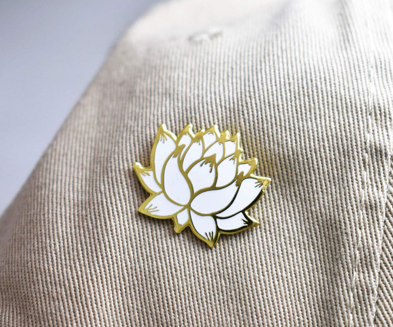 [Australia] - Lotus Flower Hard Enamel Lapel Pin Gold / White 