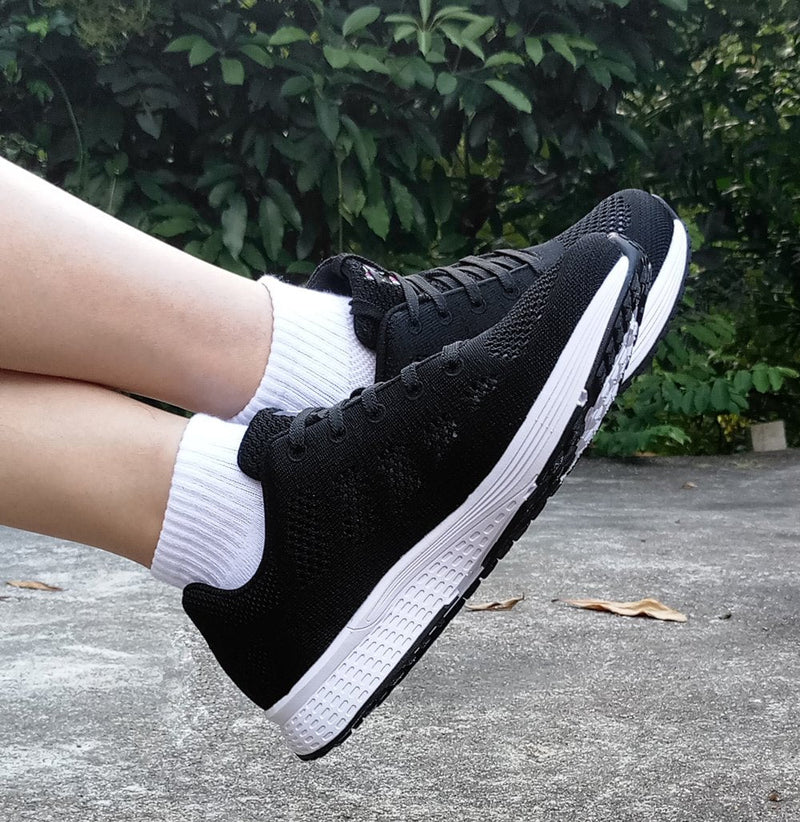 [Australia] - Women's Anti-Blister Moisture Wicking Trainer Socks Athletic Ankle Quarter Cushion Compression Socks 4-8 01 White - 4 Pairs 
