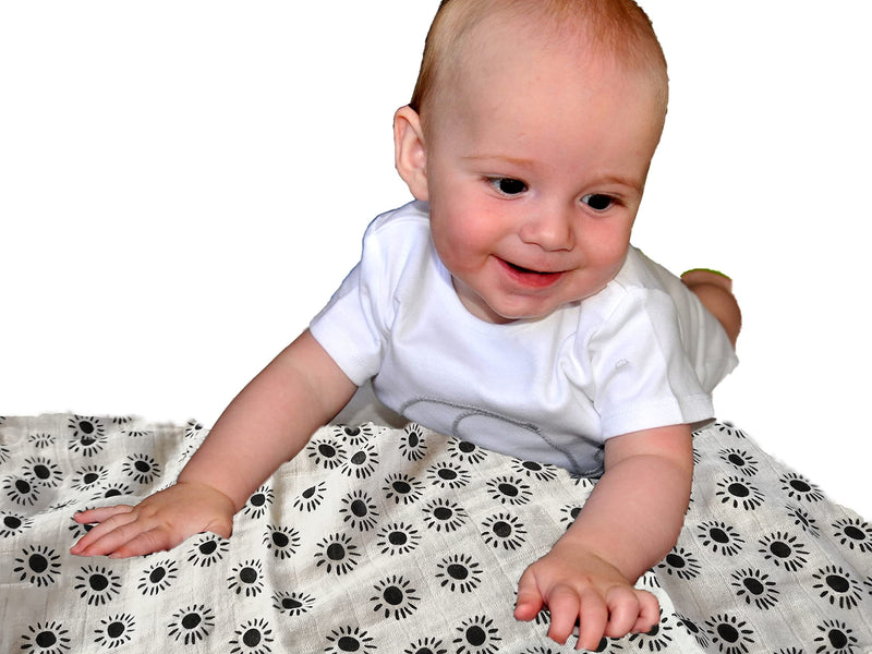 [Australia] - Muslin Squares Bamboo in Black and White Pack of 3 Sensory Muslins for babies Visual Development and Stimulation!… (Black / White, Rainbow) Black / White 