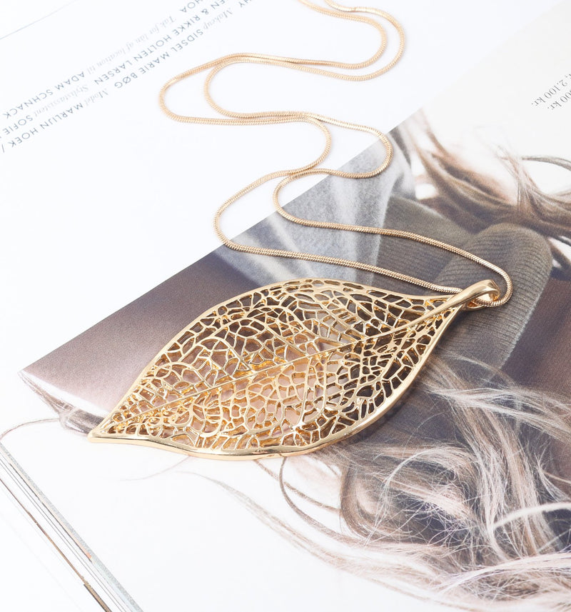 [Australia] - NLCAC Filigree Leaf Pedant Necklace Snake Chain Gorgeous Hollow Leaf Necklace for Women, Girls Gold Tone 