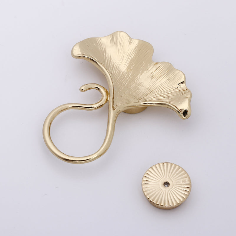 [Australia] - NOUMANDA Gold Plated Ginkgo Biloba Magnetic Eyeglass Holder Nature Jewelry Magnetic Brooch 