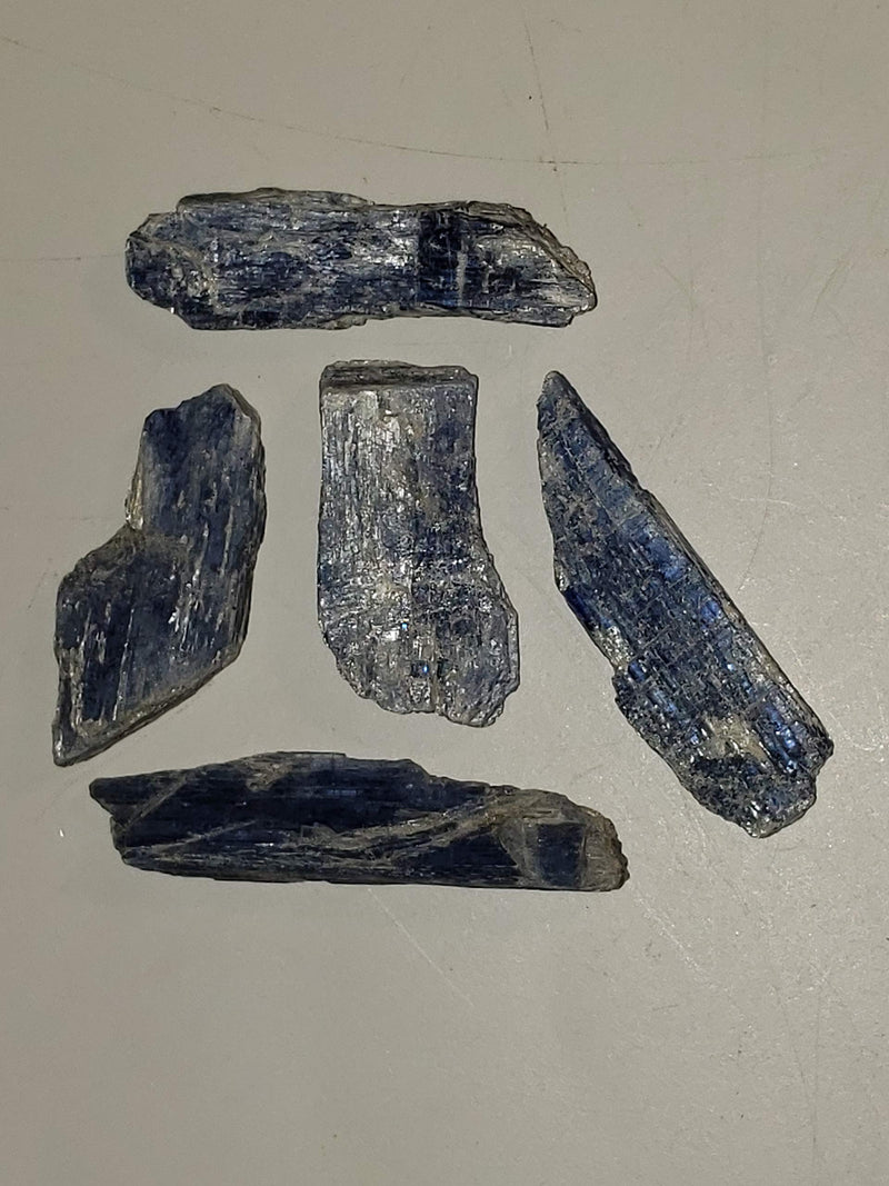 [Australia] - 5pc Set Blue Kyanite Blades with Mica Small/Medium Natural Crystal Healing Gemstone Specimens from Brazil for Jewelry or Wire Wrapping 