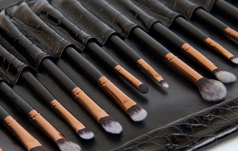 [Australia] - Rio Professional Cosmetic Make Up Brush Set - 24-Piece 
