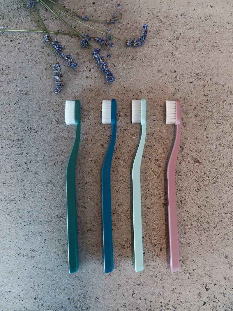 [Australia] - Jordan ® | Green Clean Manual Toothbrush | Award Winning Sustainable Toothbrush Made from Recycled Materials | Eco-Friendly | Scandinavian Design | Soft Bristles | Mixed Colour | Pack 4 Units 