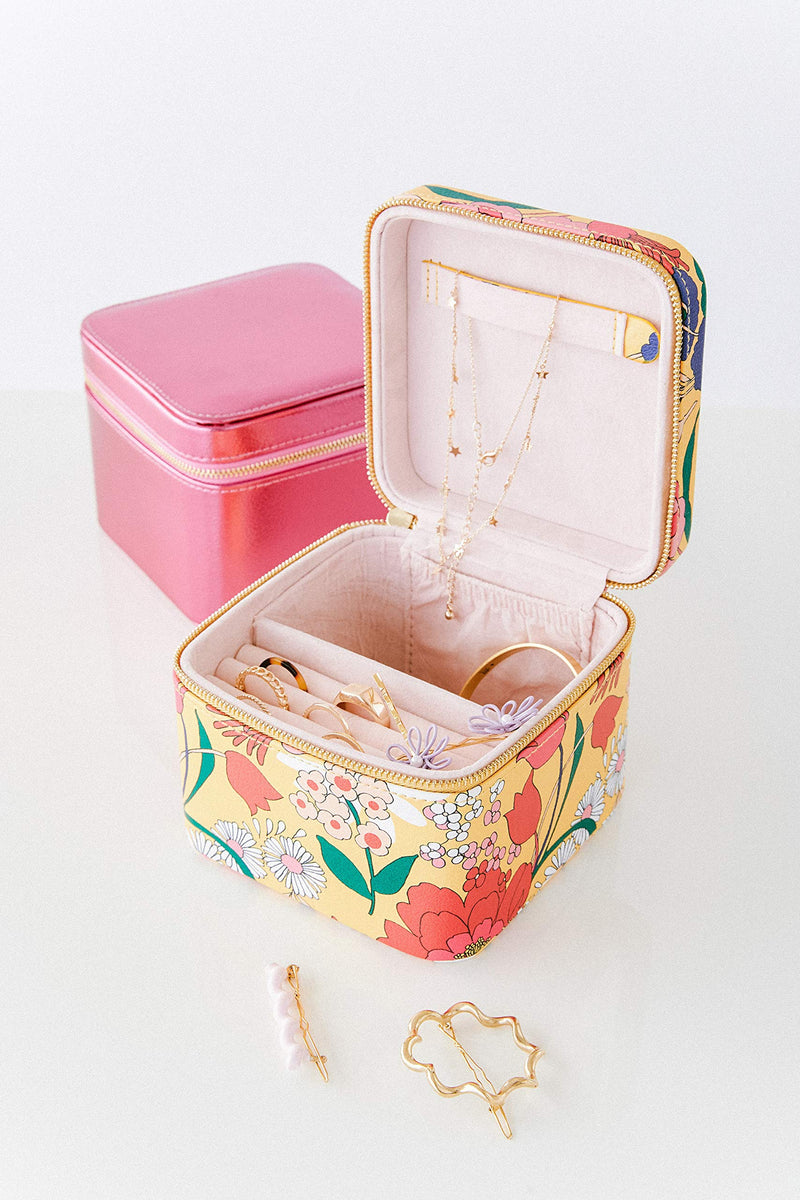 [Australia] - ban.do Getaway Vegan Leather Jewelry Organizer Box, Holds Rings/Earrings/Necklaces/Bracelets, Metallic Pink 