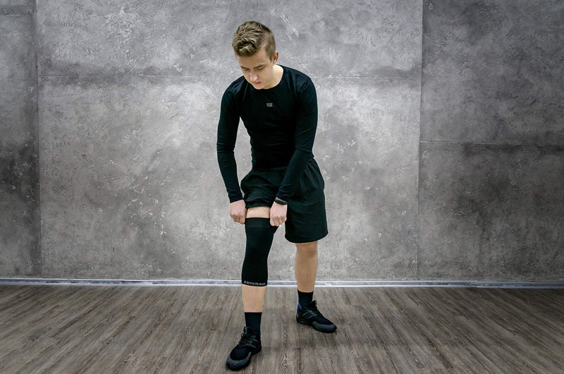 [Australia] - Zensah Compression Knee Sleeve - Relieve Knee Pain, Treat Runners Knee, Patella Large Midnight Black 