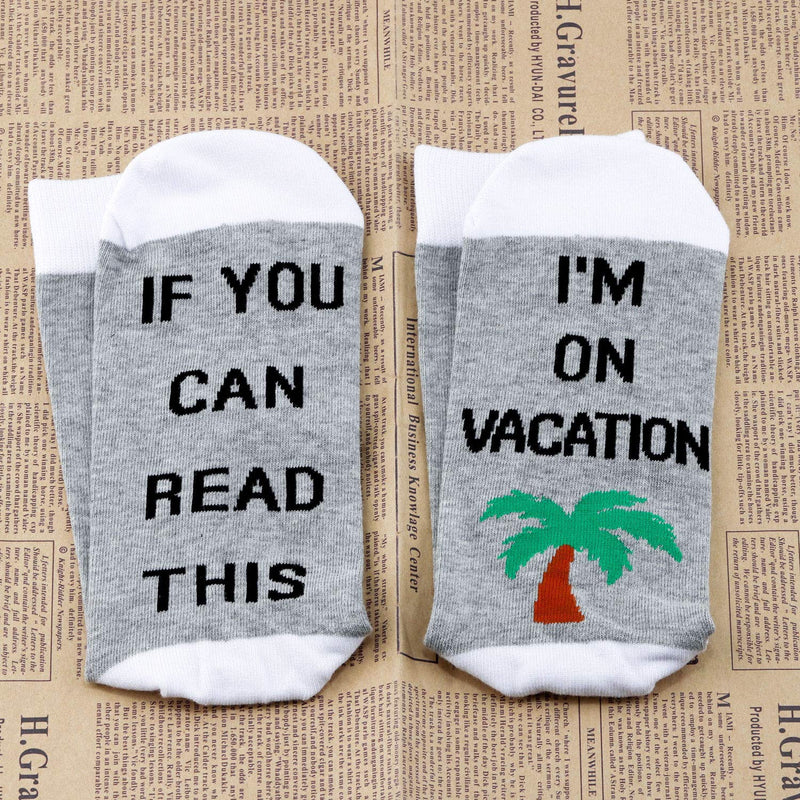 [Australia] - PYOUL Summer Lover Gift Travel Lover Socks Vacation Idea Gift If You Can Read This I’m On Vacation Socks 