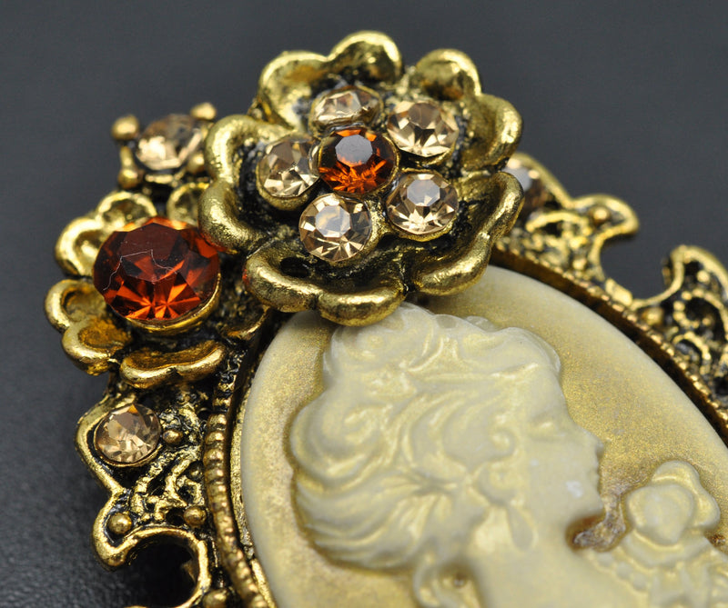 [Australia] - Gyn&Joy Old Style Cameo Lady Maiden Flower Crystal Rhinestone Pin Brooch BZ004 