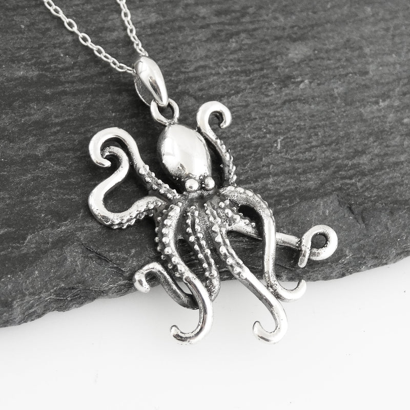 [Australia] - FashionJunkie4Life Sterling Silver Octopus Pendant Necklace, 18" Cable Chain 