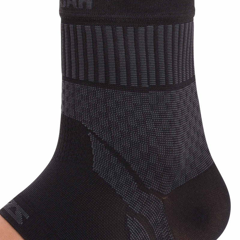 [Australia] - Zensah Ankle Support - Compression Ankle Brace - Great for Running, Soccer, Volleyball, Sports - Ankle Sleeve Helps Sprains, Tendonitis, Pain Small Black 