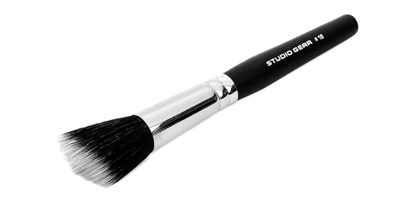 [Australia] - Studio Gear Cosmetics No. 15 Angled Bronzer Brush, 1.3 Ounce 