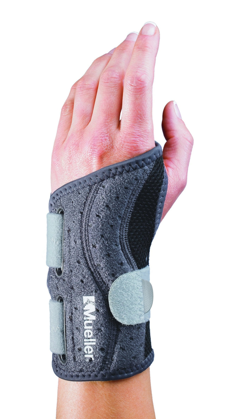 [Australia] - Mueller Sports Medicine Adjust-to-Fit Contoured Wrist Brace, For Men and Women, Gray/Black, Right Hand, One Size 