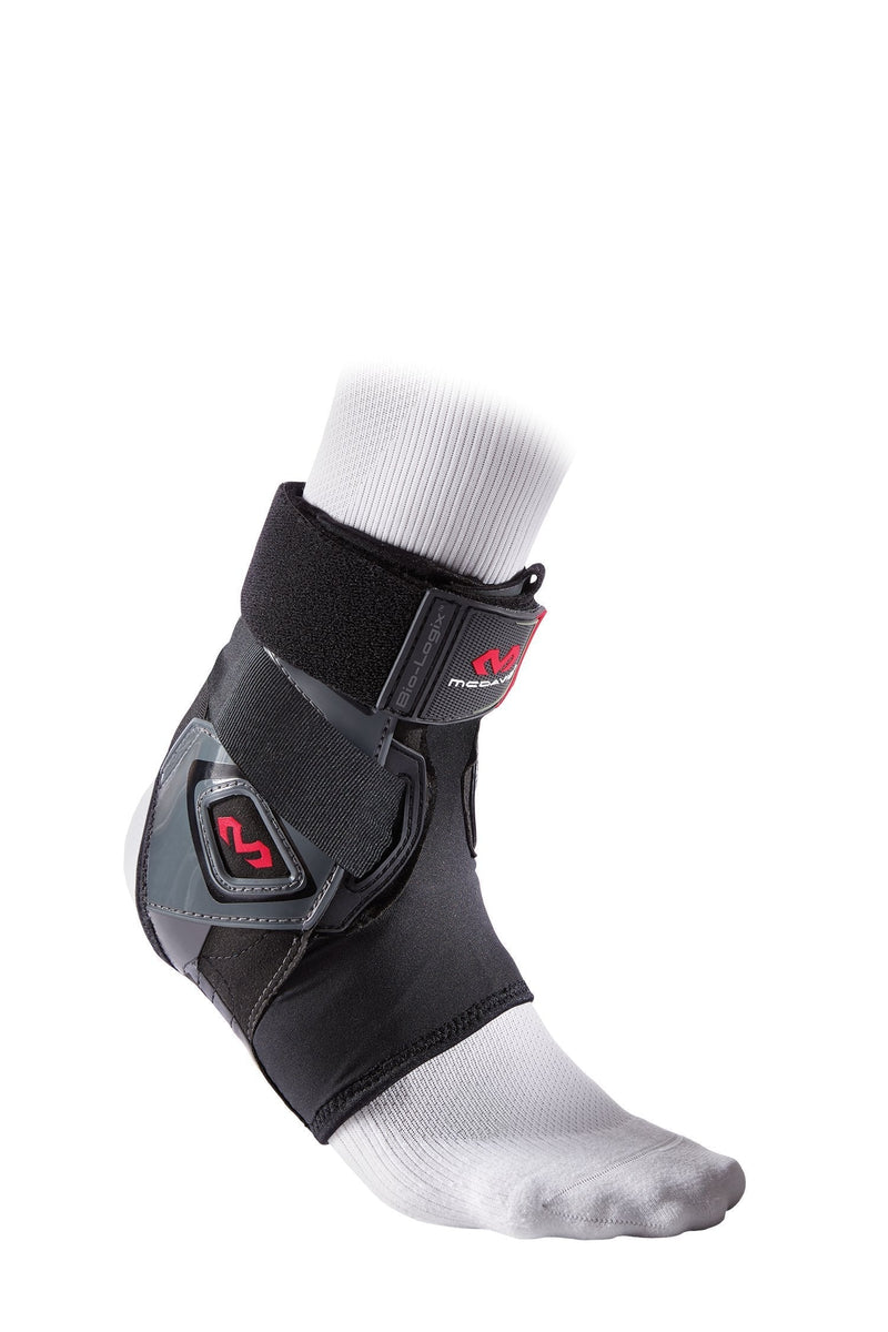 [Australia] - McDavid Bio-Logix Ankle Brace – Sprain prevention/Recovery, physical Therapy, Great comfort and Support, Memory Foam Construction, Competition Grade performance and protection - perfect for Basketball, Volleyball, Football, Soccer and More. XS-S Right 