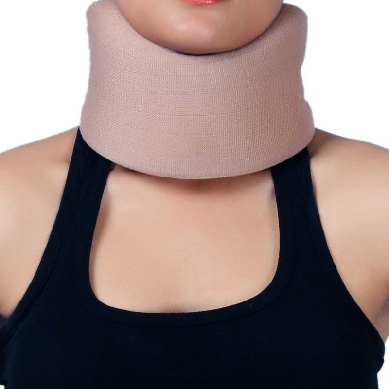 [Australia] - HealthGoodsIn - Adjustable Soft Full Foam Cervical Collar | Neck Brace | For Neck Support | Vertebrae Support | Relieves Pain | Reduces Pressure From the Spine (Small Size) Small 