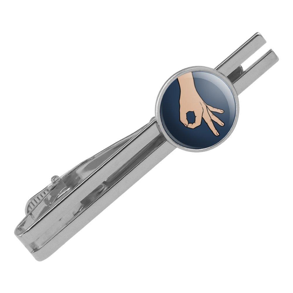 [Australia] - GRAPHICS & MORE The Circle Game Round Tie Bar Clip Clasp Tack Silver Color Plated 