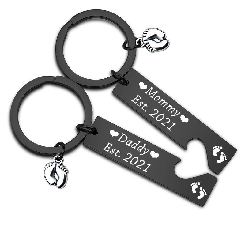 [Australia] - FUSTMWFUSTMW Pregnancy Announcement Gifts Daddy and Mommy Est 2021 Keychain Set New Parents Gift First Time Mom Gifts Baby Footprint Charm Daddy to Be Gifts Daddy Mommy Est 2021 Black 