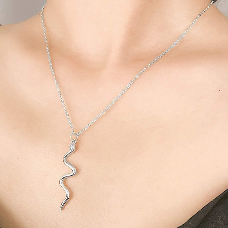 [Australia] - TseenYi Snake Pendant Necklace Silver Punk Serpent Drop Necklace Vintage Animal Necklaces Chain Jewelry for Women and Girls (Silver) 