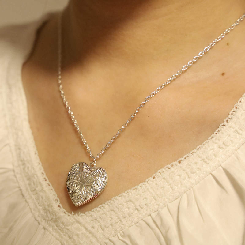 [Australia] - Yienate Fashion Heart Necklace Openable Hollow Heart Pendant Engraved Flowers Heart Locket Necklace Jewelry for Women and Girls (Silver) Silver 