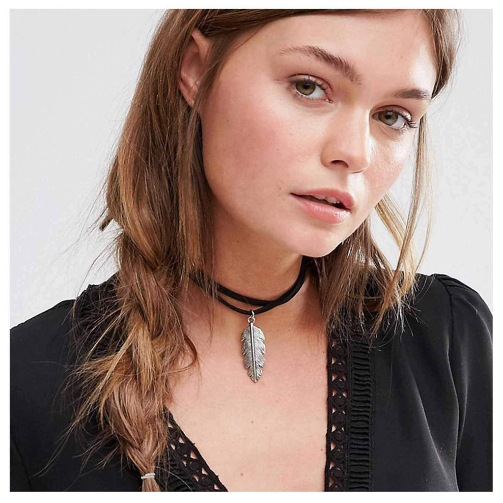 [Australia] - TseenYi Black Suede Choker Necklace Short Layering Leather Chain Necklaces Leaf Charm Collarbone Necklace Jewelry for Women and Girls 