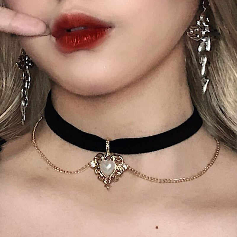 [Australia] - Yienate Vintage Black Velvet Choker Necklace Chain Dainty Gold Love Pearl Rhinestone Pendant Gothic Charm Necklace Jewelry for Women and Girls 